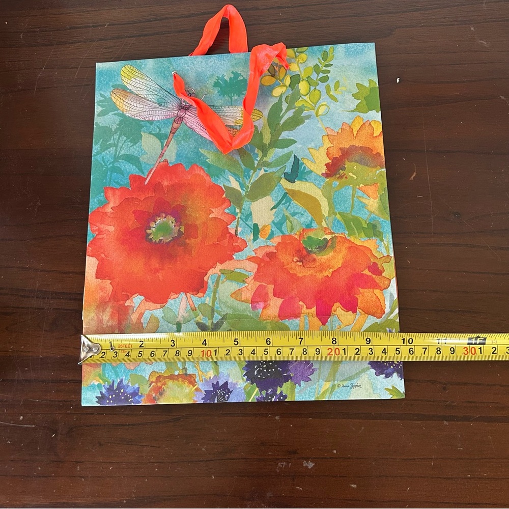 Free item: Voila gift bag